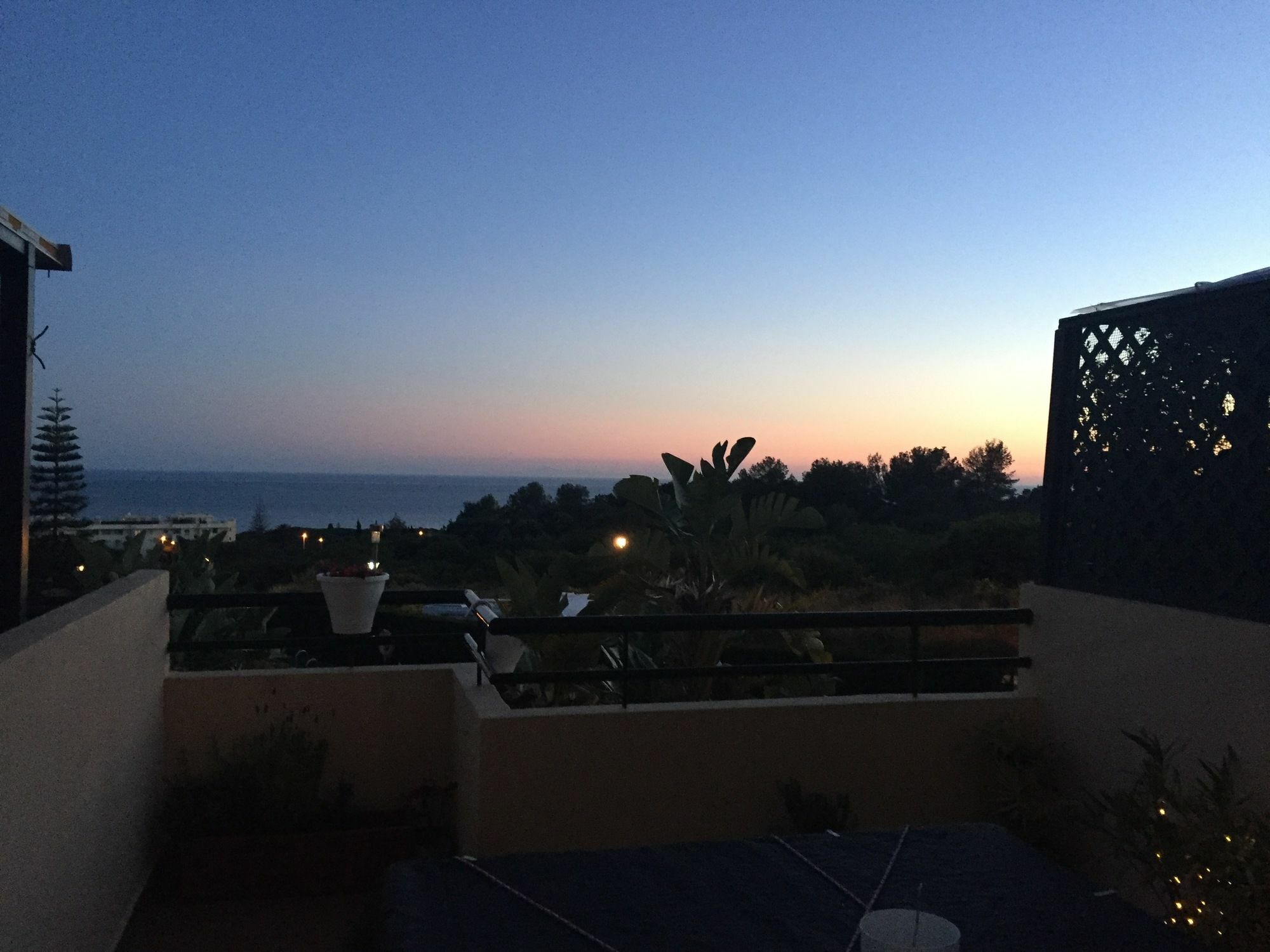 Townhouse In - Sea View Apartment Marbella